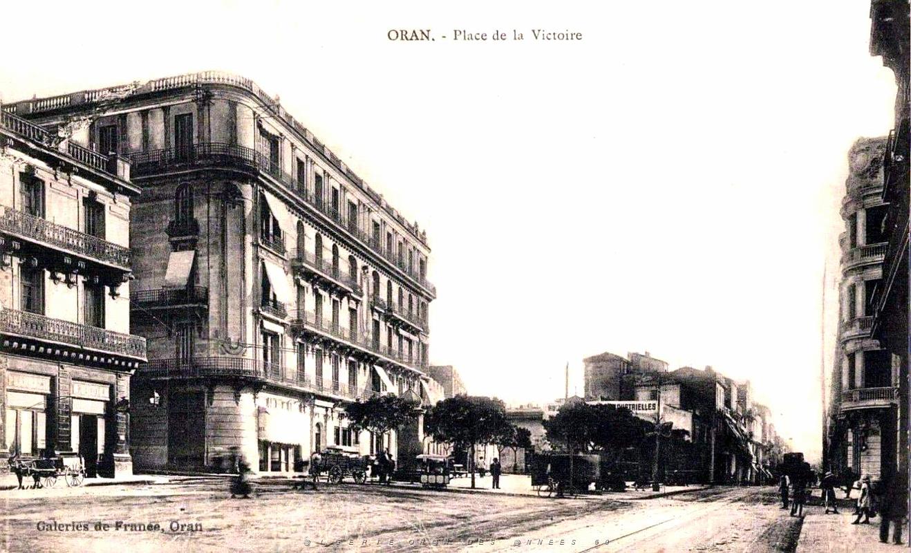 Oran - Place des Victoires 2.jpg
